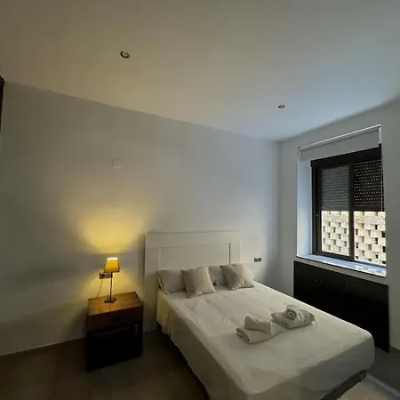 Moderno En Pleno Centro De * قرطبة